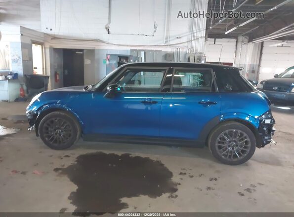 WMW53GD02S2W62702 2025 MINI HARDTOP Синий Панорамный вид салона 360°