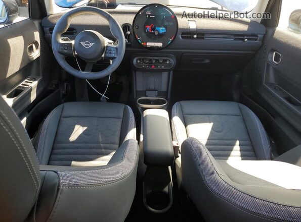 WMW53GD0XS2W41225 2025 MINI COOPER Синий Вид панели приборов