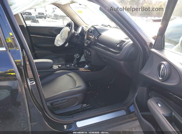 WMWLN5C55H2E32232 2017 MINI CLUBMAN Черный Вид салона спереди