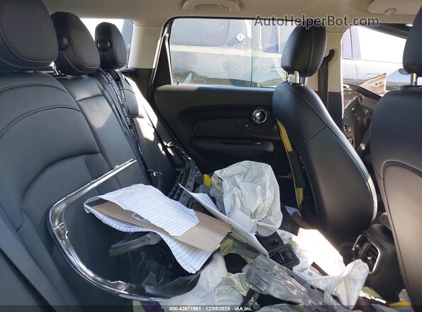 WMWLU1C39H2F28892 2017 MINI CLUBMAN Gray Widok naklejki z numerem VIN