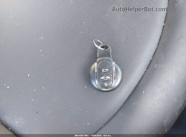 WMWLU1C39H2F28892 2017 MINI CLUBMAN Gray Widok deski rozdzielczej