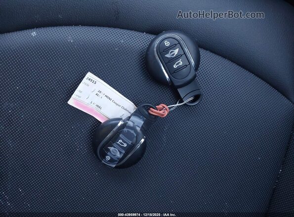 WMWLU1C52H2C41847 2017 MINI CLUBMAN Черный Вид панели приборов