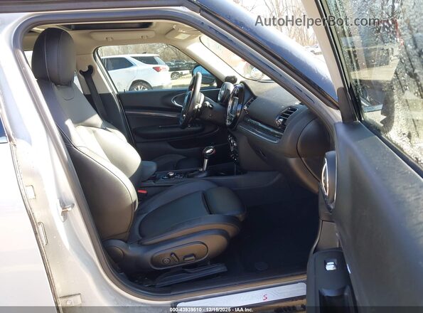 WMWLU5C58K2G04795 2019 MINI CLUBMAN Серый Вид салона спереди