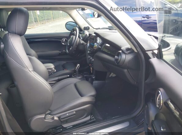WMWXR5C04L2M34120 2020 MINI HARDTOP Черный Вид салона спереди