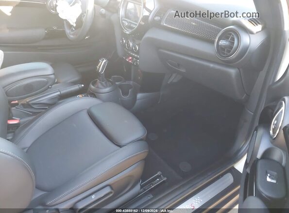 WMWXR5C09M2P05853 2021 MINI HARDTOP White Vista interior delantera