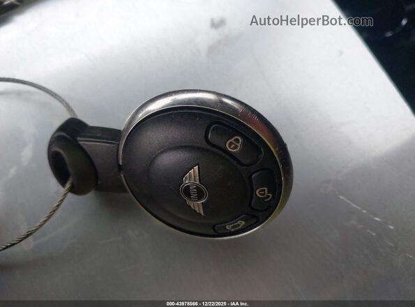 WMWZB3C59GWR49271 2016 MINI COUNTRYMAN Красный Вид панели приборов