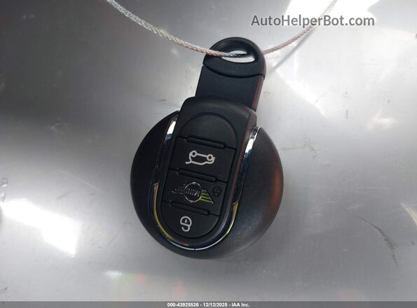 WMZ53BR09P3R31195 2023 MINI COUNTRYMAN Зеленый Вид панели приборов