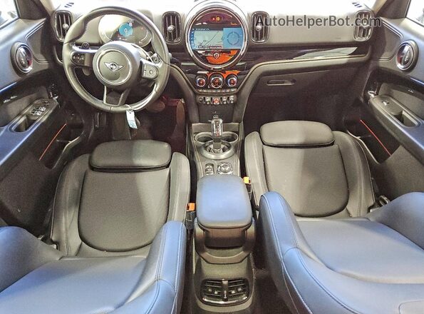 WMZ83BR05P3R09465 2023 MINI COOPER Красный Вид панели приборов