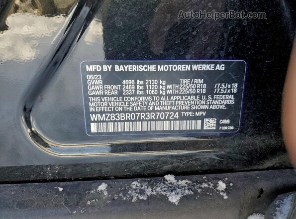 WMZ83BR07R3R70724 2024 MINI COOPER Black Vista del compartimento del motor