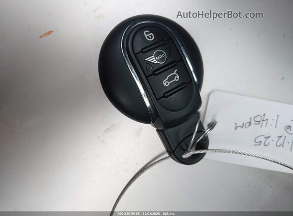 WMZYW7C05L3L81840 2020 MINI COUNTRYMAN Черный Вид панели приборов