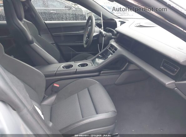WP0AB2Y17MSA40953 2021 PORSCHE TAYCAN Серебряный Вид салона спереди
