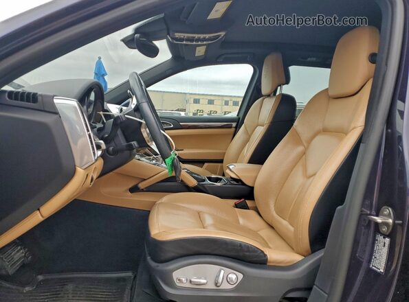 WP1AA2A22JKA00860 2018 PORSCHE CAYENNE Purple წინა სალონის ხედი