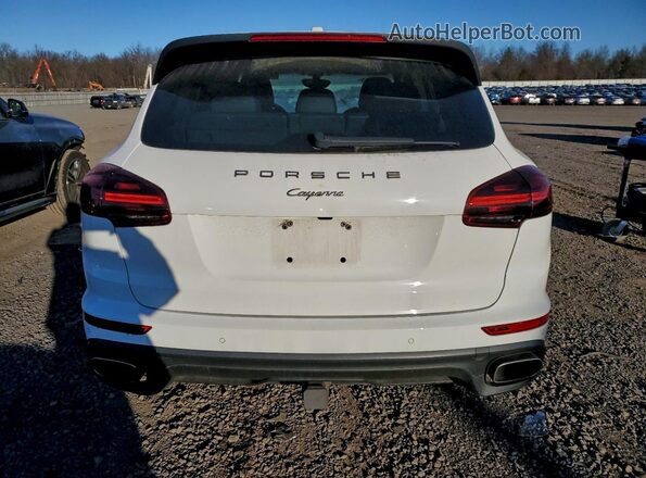 WP1AA2A27HKA84538 2017 PORSCHE CAYENNE Белый Вид сзади