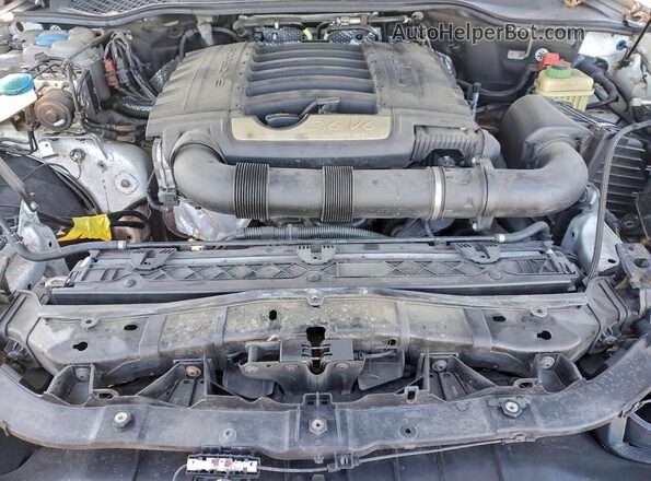 WP1AA2A27HKA84538 2017 PORSCHE CAYENNE Белый Вид подкапотного пространства