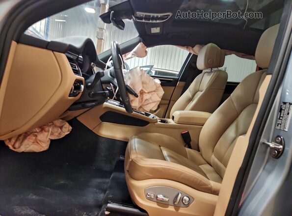 WP1AA2A52RLB18732 2024 PORSCHE MACAN Серебряный Вид салона спереди