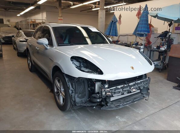 WP1AA2A52TLB00335 2026 PORSCHE MACAN Серый Передняя правая четверть