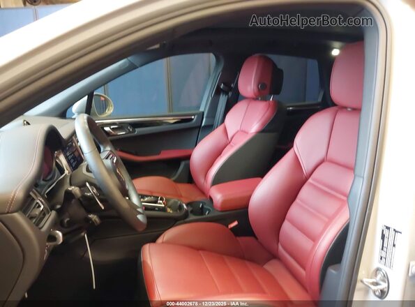 WP1AA2A52TLB00335 2026 PORSCHE MACAN Серый 