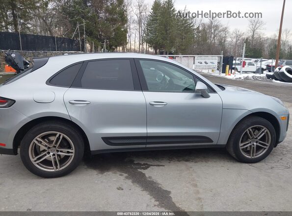 WP1AA2A58PLB07022 2023 PORSCHE MACAN Gray Vista interior trasera