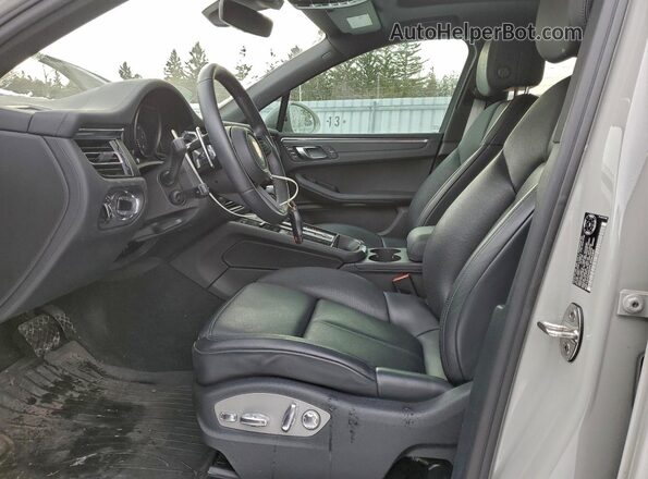 WP1AA2A5XPLB06289 2023 PORSCHE MACAN Бежевый Вид салона спереди