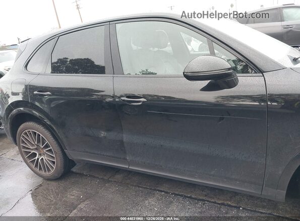 WP1AA2AY0PDA08795 2023 PORSCHE CAYENNE Black Widok wnętrza 360 stopni