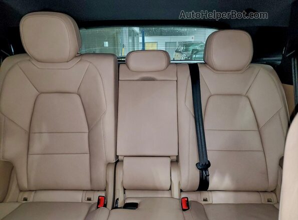 WP1AA2AY3KDA14549 2019 PORSCHE CAYENNE Gray Widok tylnych siedzeń