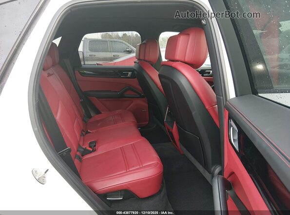 WP1AA2AY5MDA10361 2021 PORSCHE CAYENNE White Widok naklejki z numerem VIN