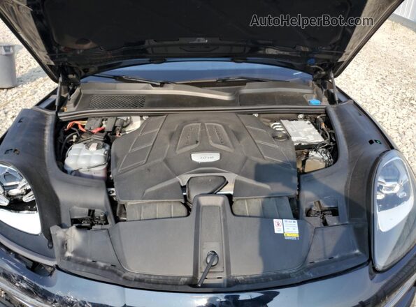 WP1AA2AY9PDA01599 2023 PORSCHE CAYENNE Black Widok wnętrza z tyłu