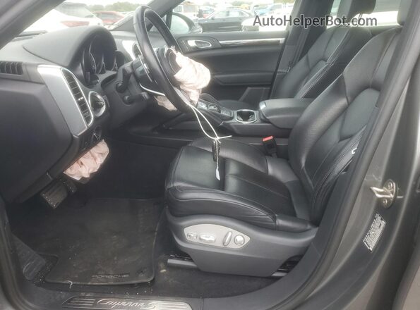 WP1AB2A21GLA93967 2016 PORSCHE CAYENNE Серый Вид салона спереди