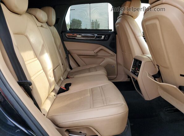 WP1AB2AY5KDA61935 2019 PORSCHE CAYENNE Синий Вид задней части салона