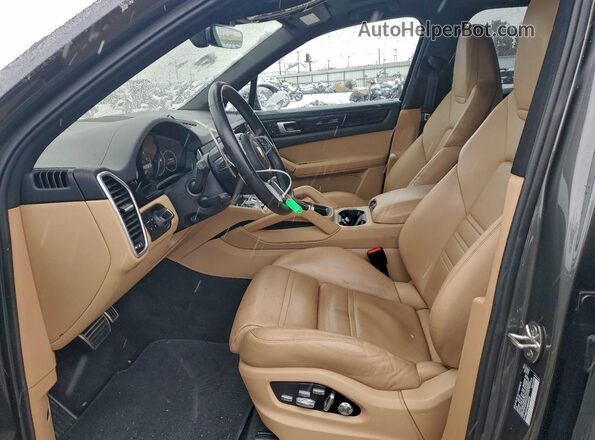 WP1AB2AY6KDA65590 2019 PORSCHE CAYENNE Серый Вид салона спереди