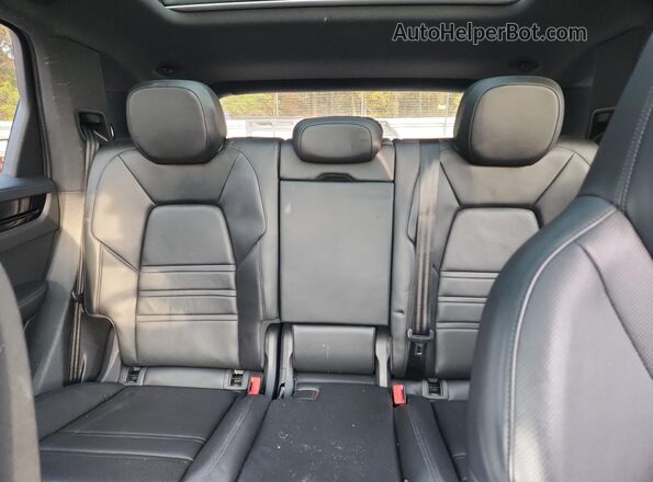 WP1AB2AYXLDA28883 2020 PORSCHE CAYENNE White Widok tylnych siedzeń
