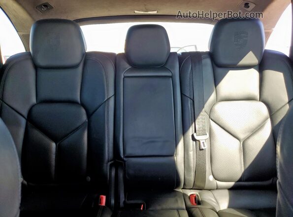 WP1AD2A28GLA72320 2016 PORSCHE CAYENNE Черный Вид задних сидений