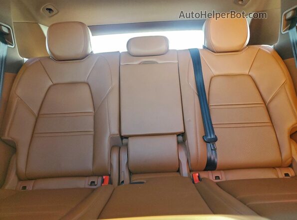 WP1AE2AY2MDA24223 2021 PORSCHE CAYENNE Red უკანა სავარძლების ხედი