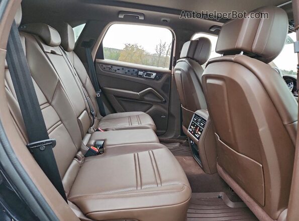WP1AE2AY3MDA24764 2021 PORSCHE CAYENNE Charcoal Vista interior trasera