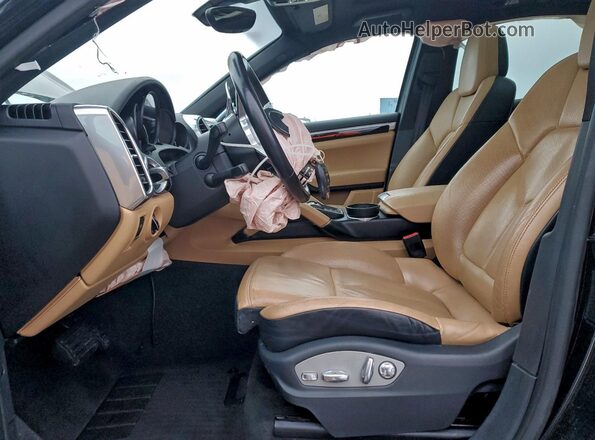 WP1AF2A26GLA40525 2016 PORSCHE CAYENNE Черный Вид салона спереди