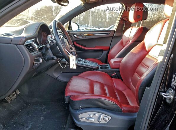 WP1AF2A58GLB95345 2016 PORSCHE MACAN Черный Вид салона спереди