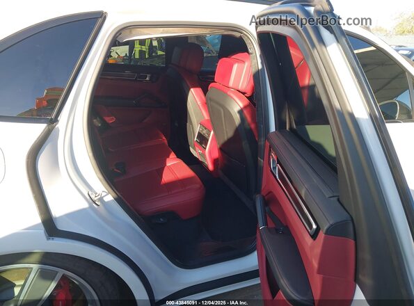 WP1AG2AY3PDA18610 2023 PORSCHE CAYENNE Белый Вид наклейки с VIN-кодом