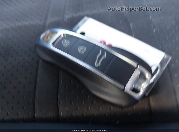 WP1BK2AY4RDA72097 2024 PORSCHE CAYENNE Dark Blue Вид панели приборов