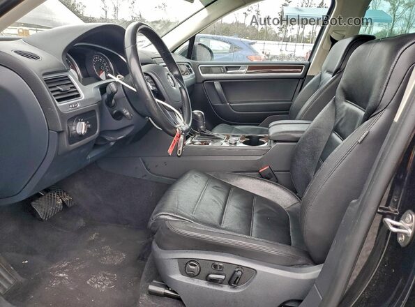 WVGEF9BP2GD012331 2016 VOLKSWAGEN TOUAREG Черный Вид салона спереди