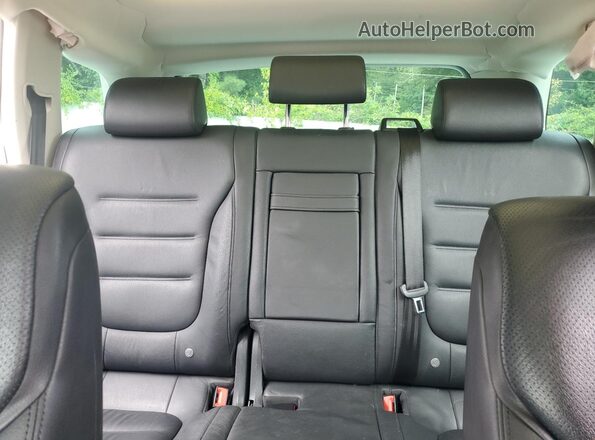 WVGEP9BPXGD002689 2016 VOLKSWAGEN TOUAREG Серый Вид задних сидений