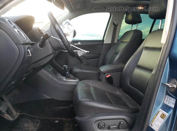 WVGSV7AX3HK026800 2017 VOLKSWAGEN TIGUAN Blue Widok wnętrza z przodu