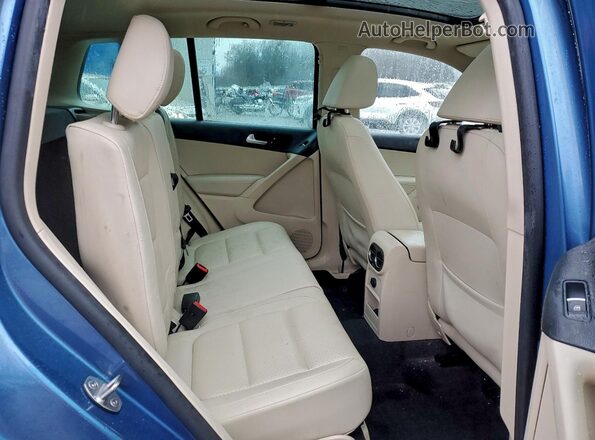 WVGSV7AX8HK002931 2017 VOLKSWAGEN TIGUAN Синий Вид задней части салона
