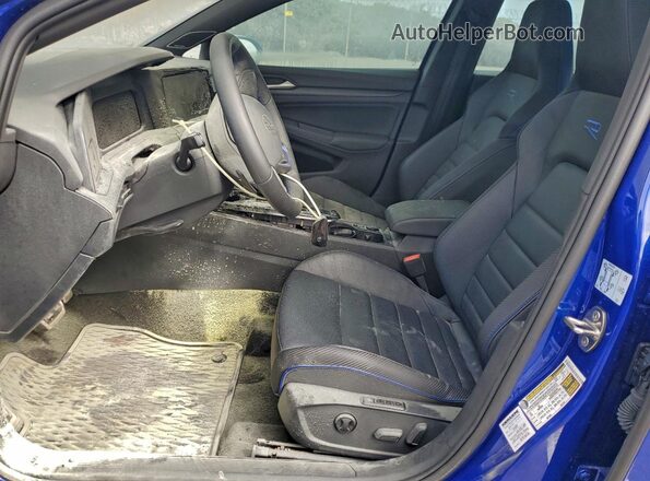 WVWEB7CD4RW230769 2024 VOLKSWAGEN GOLF Синий Вид салона спереди
