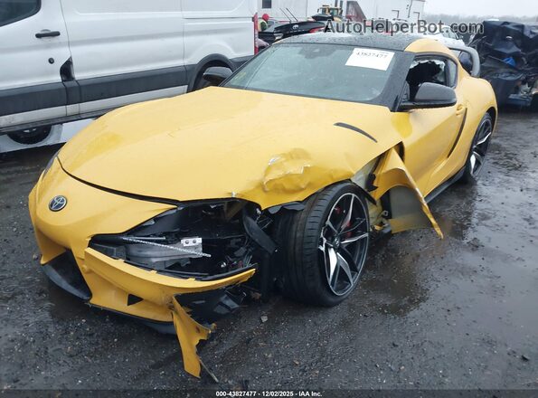 WZ1DB0C06MW040093 2021 TOYOTA GR SUPRA Yellow Widok z przodu