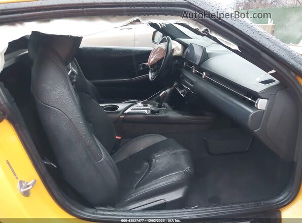 WZ1DB0C06MW040093 2021 TOYOTA GR SUPRA Yellow Widok wnętrza z przodu