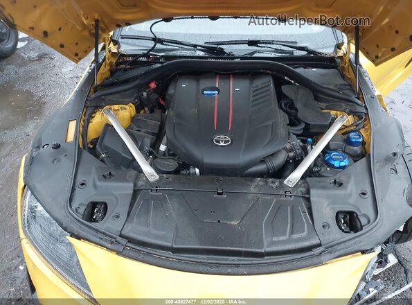 WZ1DB0C06MW040093 2021 TOYOTA GR SUPRA Yellow Widok z tyłu