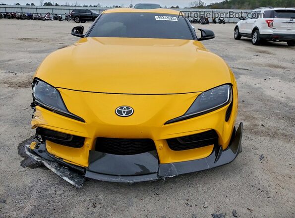 WZ1DB0C09MW043280 2021 TOYOTA SUPRA Желтый Вид спереди