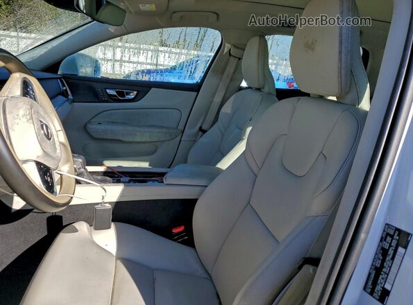 YV1102EL4L2354576 2020 VOLVO V60 Белый Вид салона спереди
