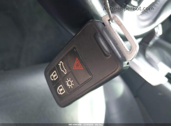 YV126MFK7G2393723 2016 VOLVO S60 Черный Вид панели приборов
