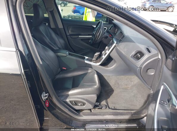 YV126MFK7G2393723 2016 VOLVO S60 Черный Вид салона спереди